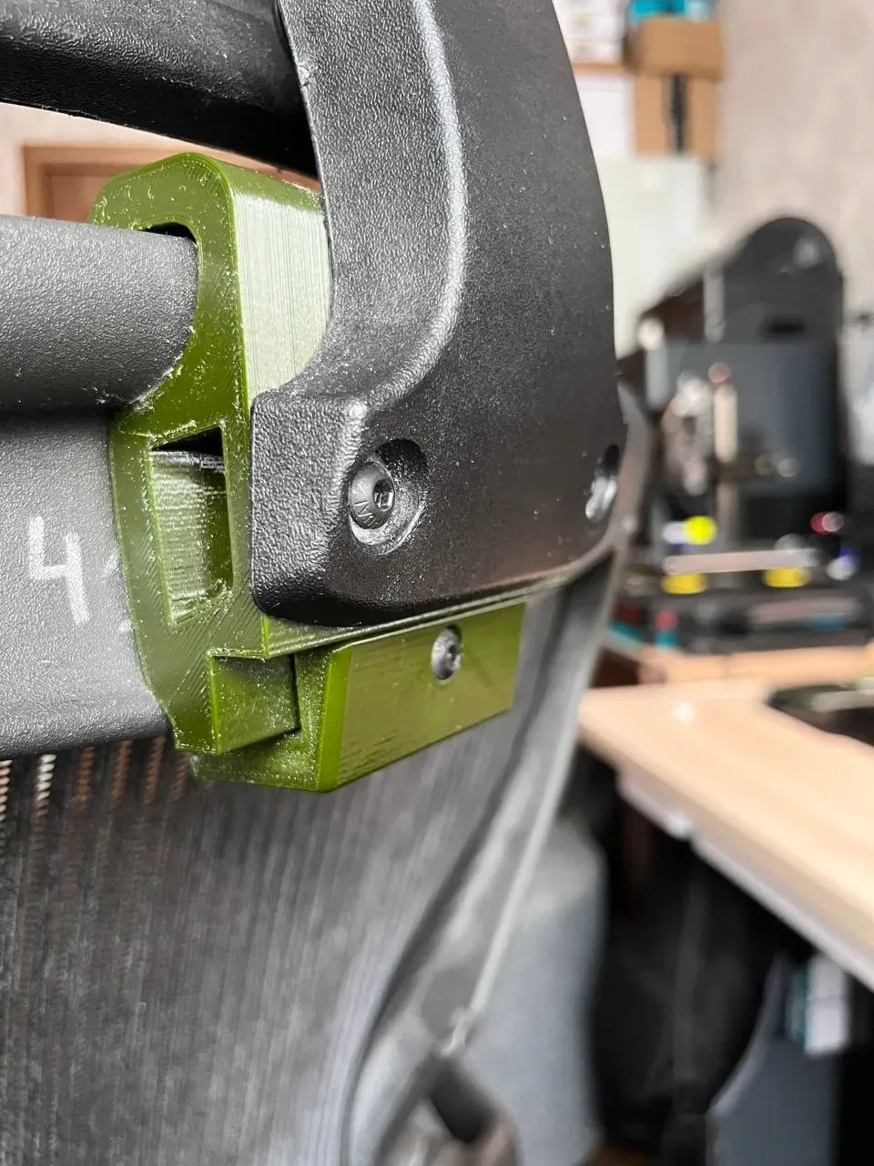 Adaptador de reposacabezas Herman Miller Aeron, vista 3