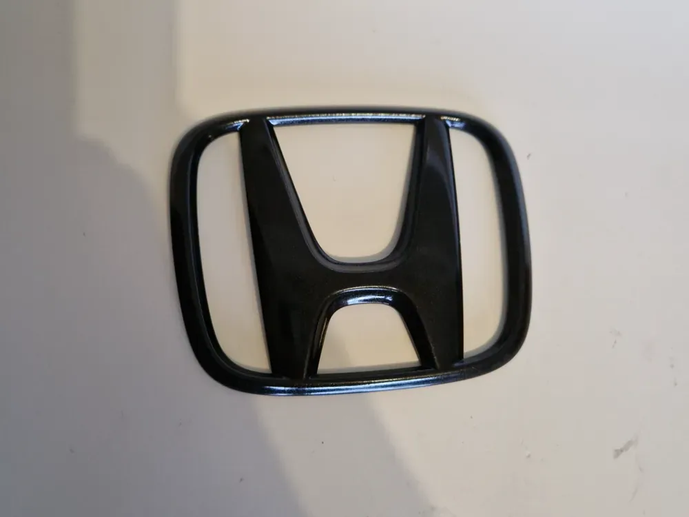 Emblema frontal de Honda, vista 1