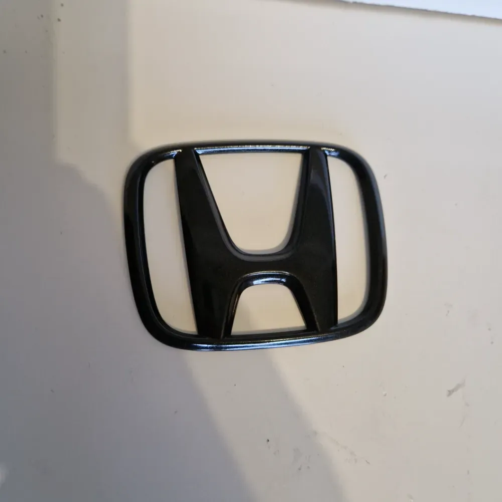 Emblema frontal de Honda, vista 2