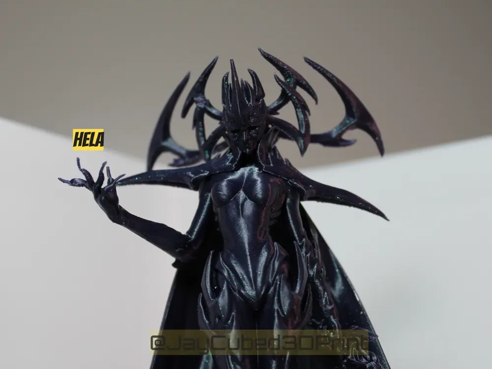 Hela - Escultura de arte de fans, vista 3