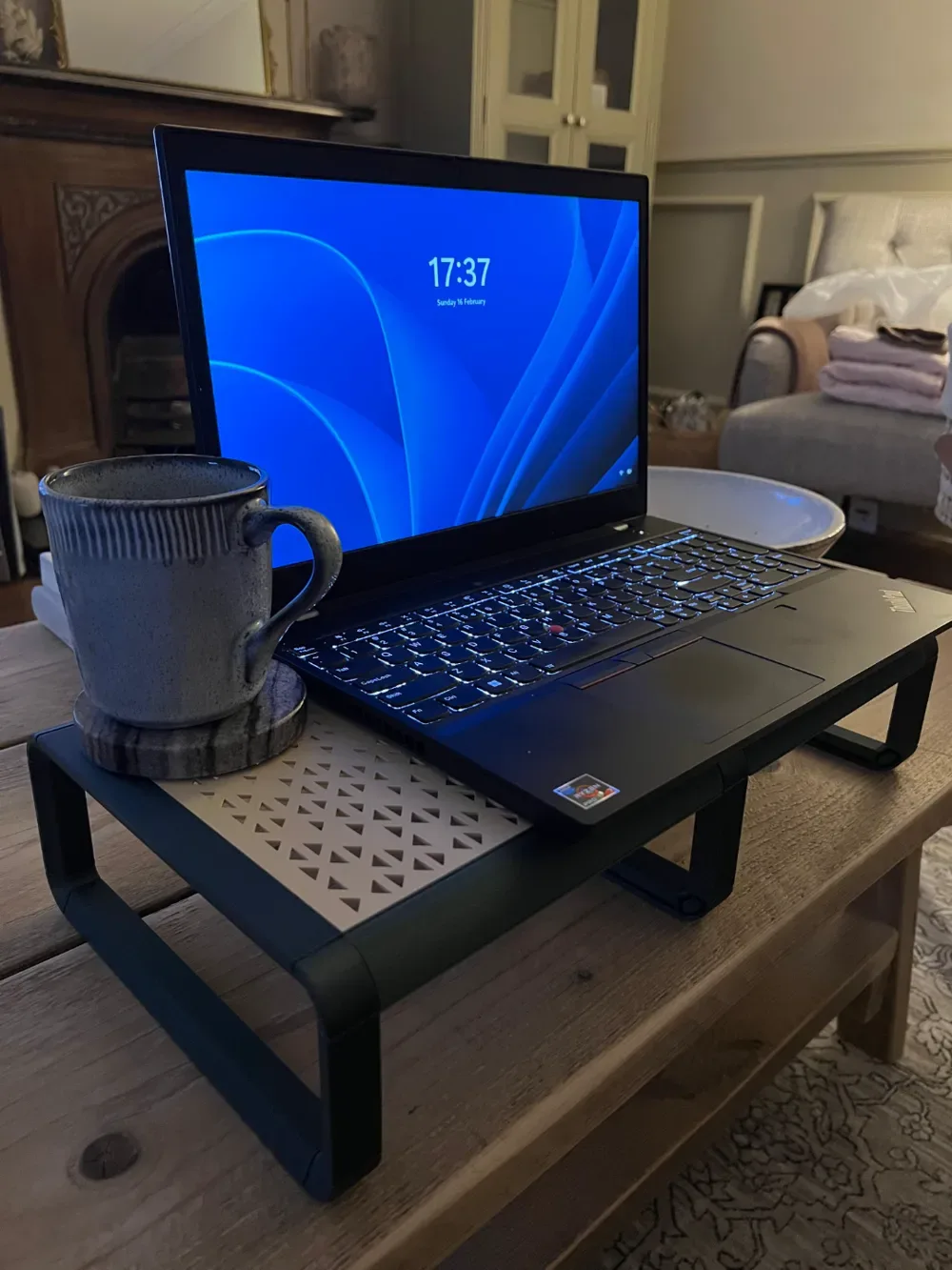 Monitor modular imprimible en 3D y elevador para computadora portátil para impresión 3D, vista 3