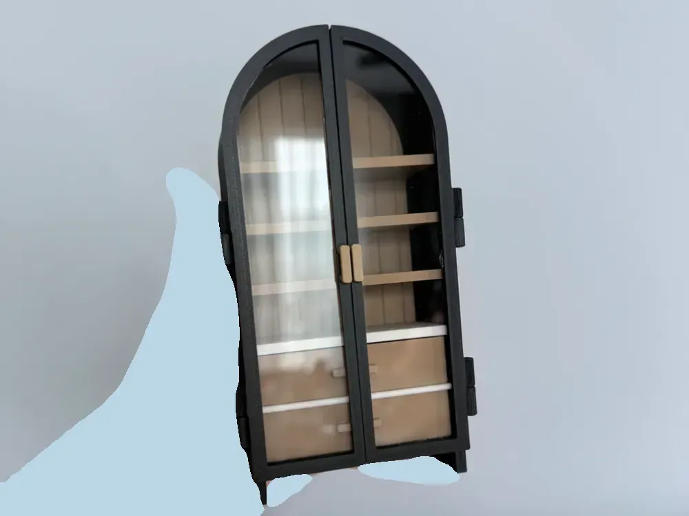 Vitrina con puerta en forma de arco en miniatura - Escala 1:12, vista 1