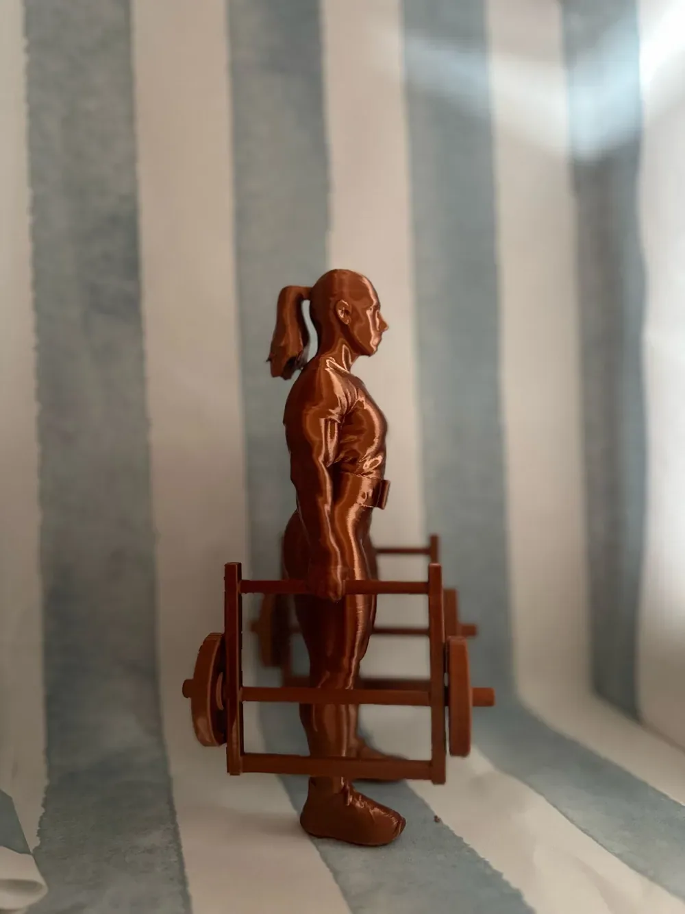 Los agricultores de mujer fuerte llevan, vista 3
