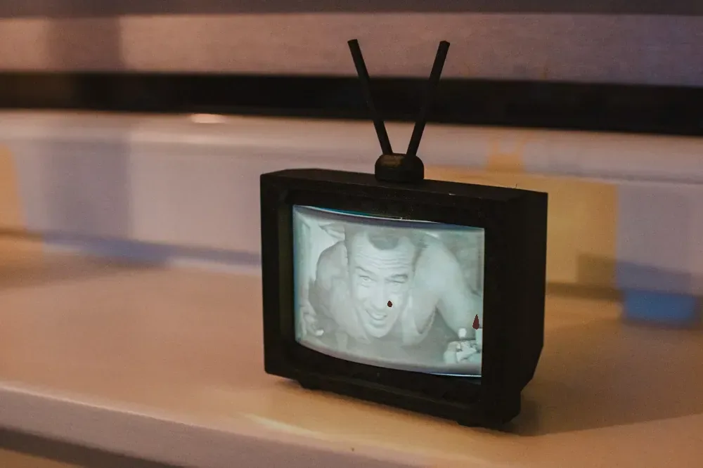TV de mesa retro - Serie de películas clásicas - Duro de matar, vista 1