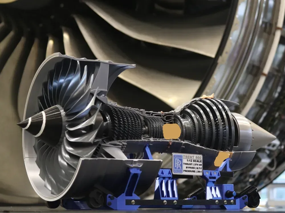 Modelo de motor a reacción turbofan Trent 900, vista 1