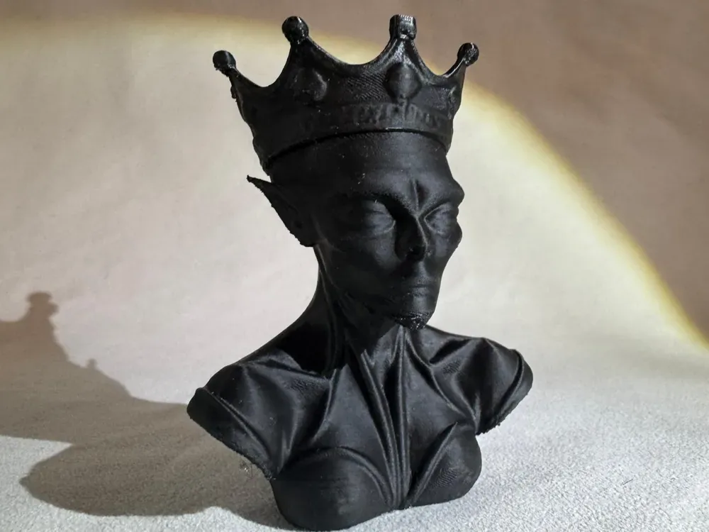 Busto alienígena - El Emperador Celestial, vista 1