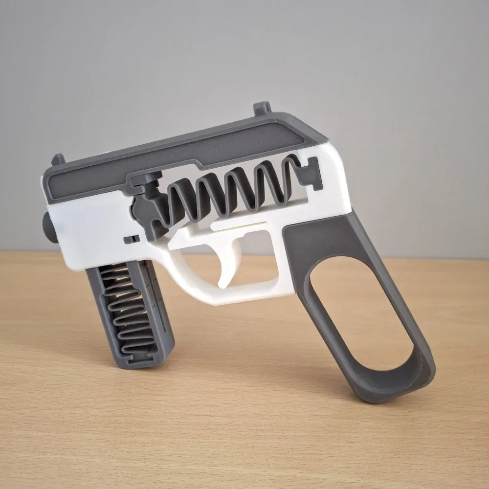 Spring Gun V5: dispara balas falsas con cargador, vista 3