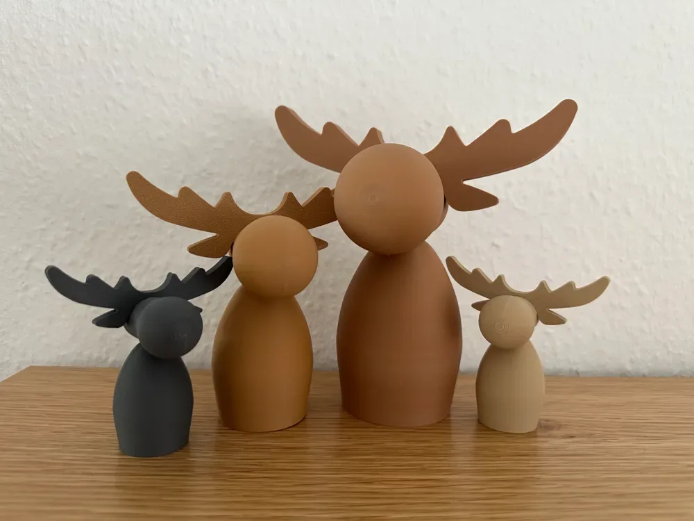 Adorable familia de alces, vista 1