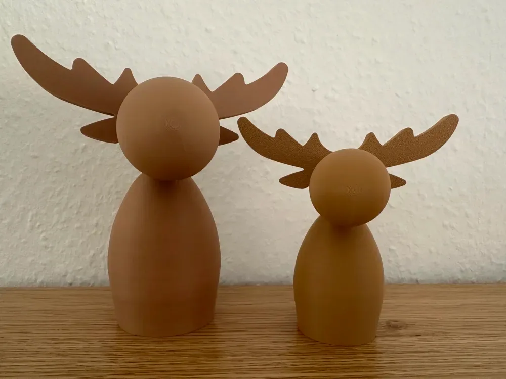 Adorable familia de alces, vista 2