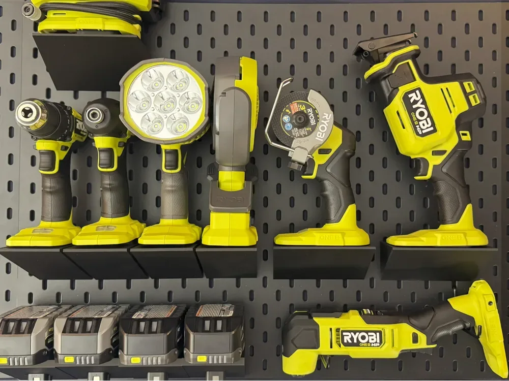 Soporte frontal para herramientas Ryobi en Ikea Skadis, vista 1