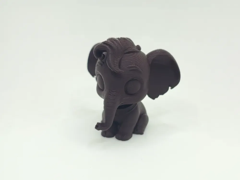 Pequeño elefante encantador con encanto, vista 1