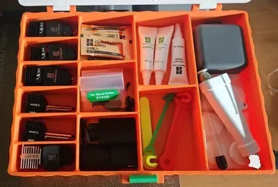 Caja de herramientas y accesorios kit bambu para impresión 3D, vista 1