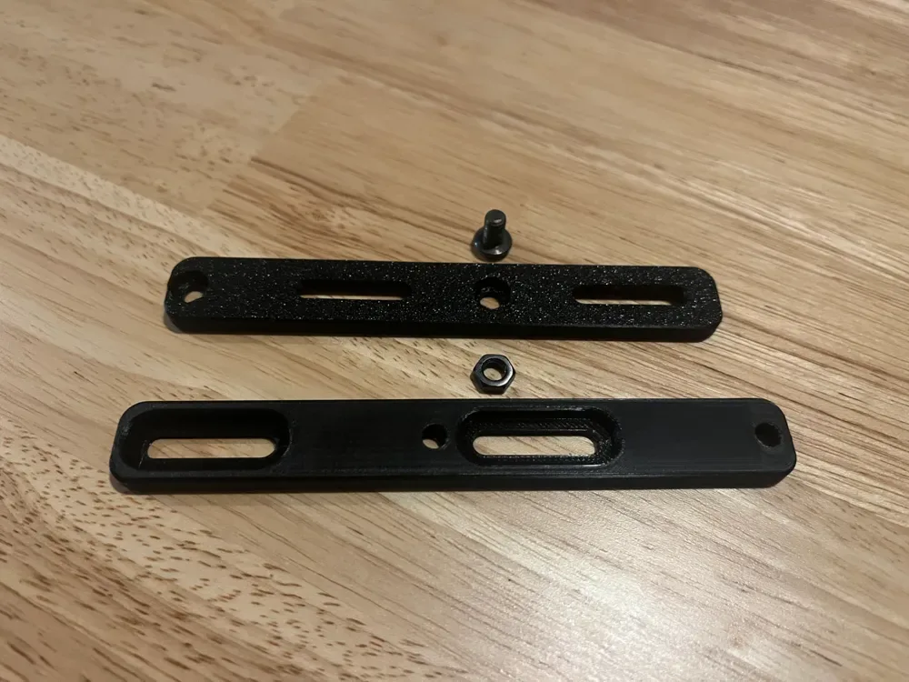 Adaptador de portabotellas (para una distancia de orificio de 65 mm) para impresión 3D, vista 1