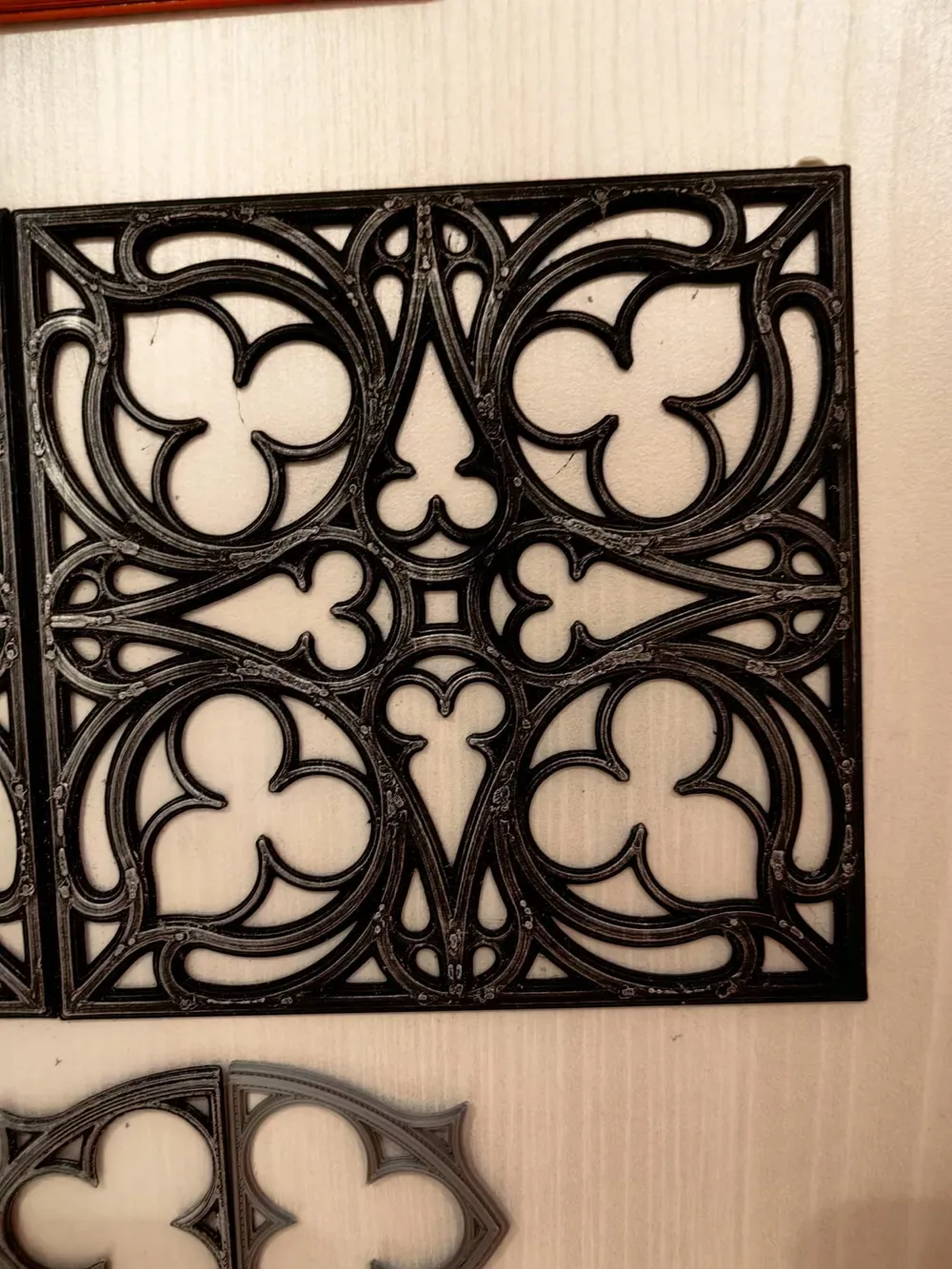 Paneles de pared de tracería gótica – Juego de azulejos decorativos, vista 3