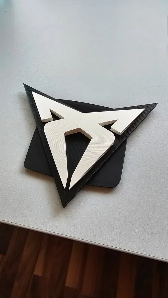 SEAT León 5F Cupra Prefacio Logotipo del emblema delantero trasero, vista 2