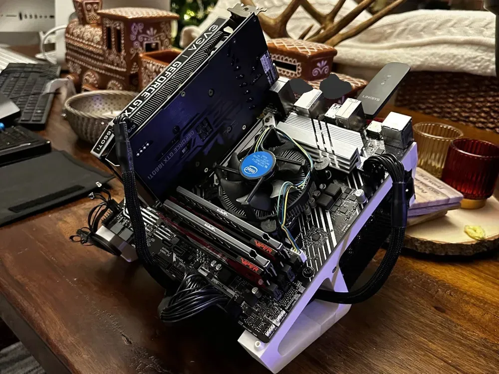 Caja Micro ATX Minimalista de marco abierto 100% impresa, vista 1