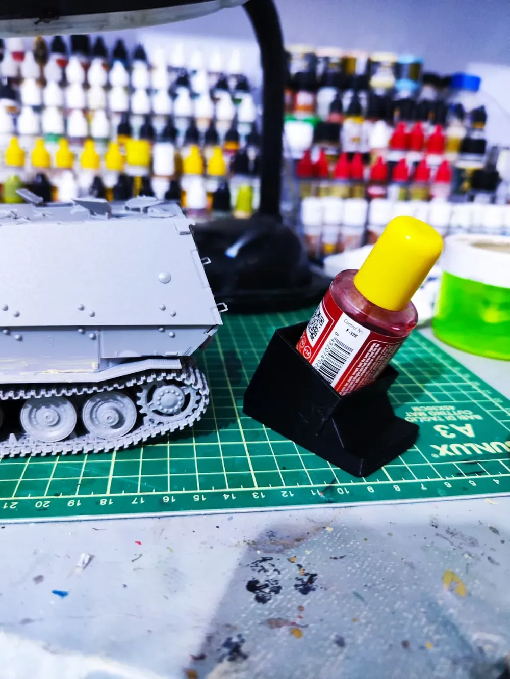 Práctico soporte de pintura para modelado de escritorio para impresión 3D, vista 2