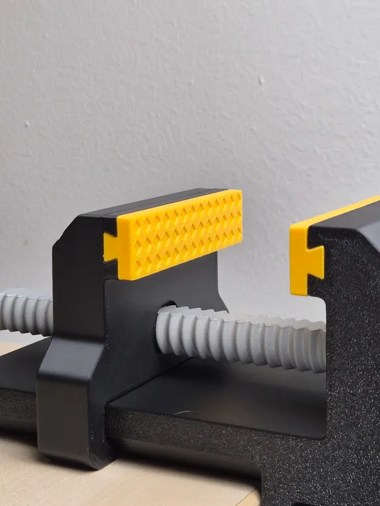 Tornillo de banco 100% impreso en 3D para impresión 3D, vista 3