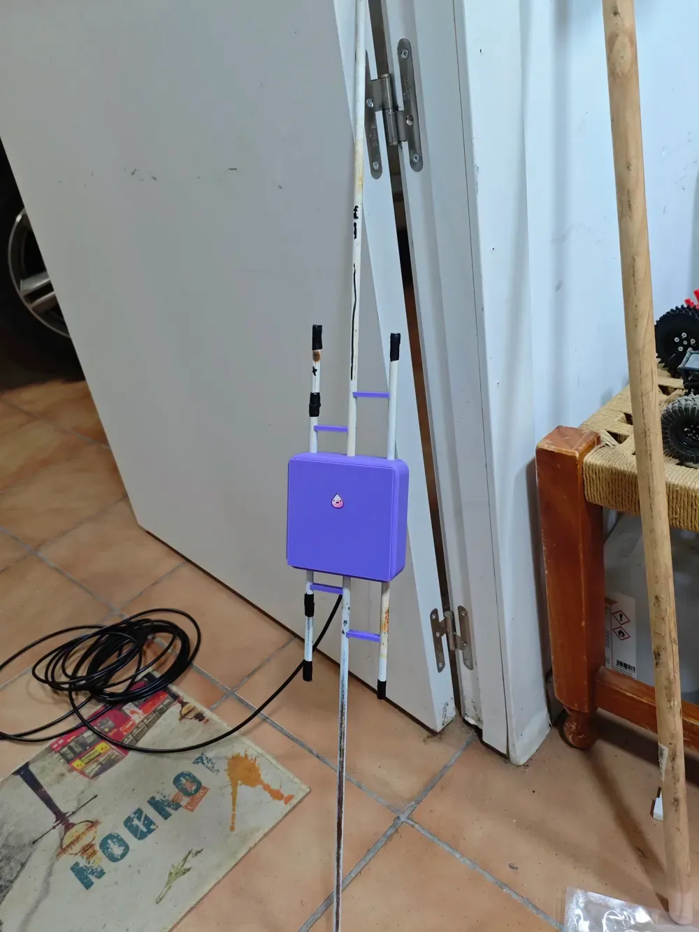 Antena dipolo omnidireccional de doble banda mejorada, vista 3