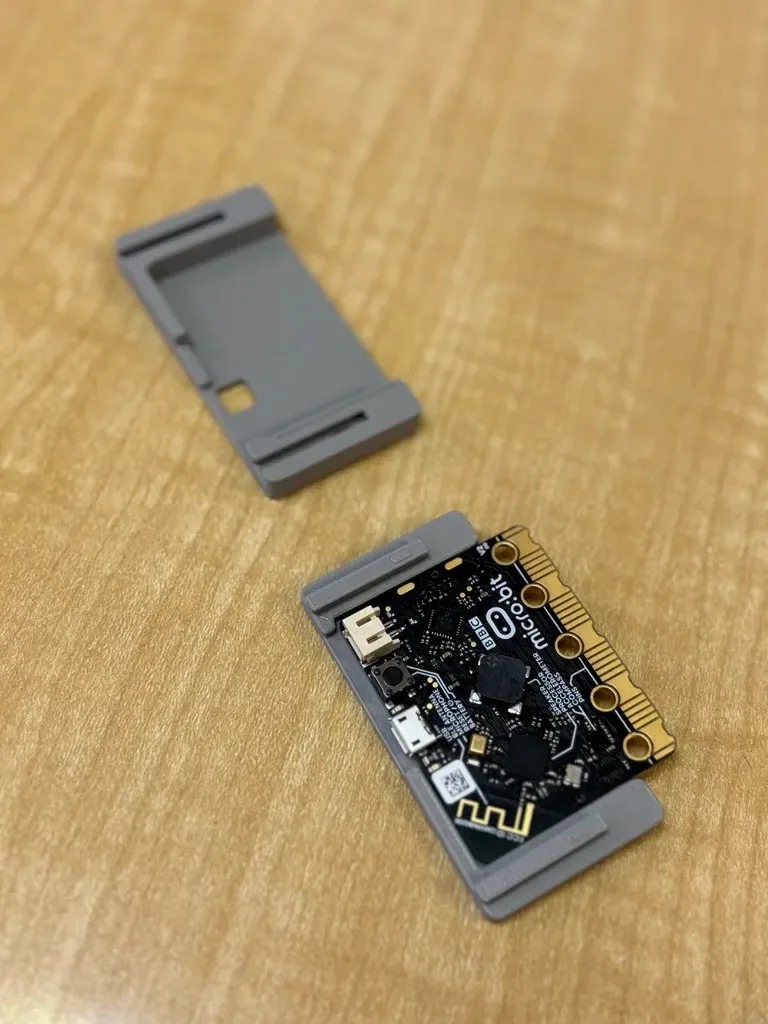 Caja del proyecto BBC MicroBit v2, vista 3