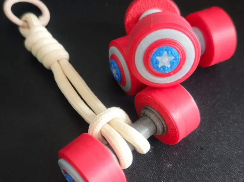 Colgante de fitness con mancuernas del escudo del Capitán América, vista 1