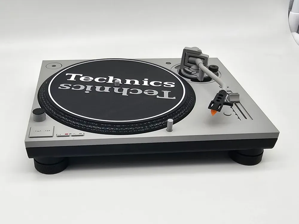 Réplica del tocadiscos Technics SL-1200MK7, vista 3