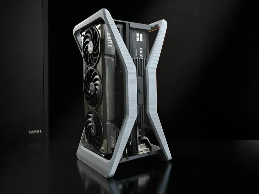 Caja de PC abierta X-Core, vista 1