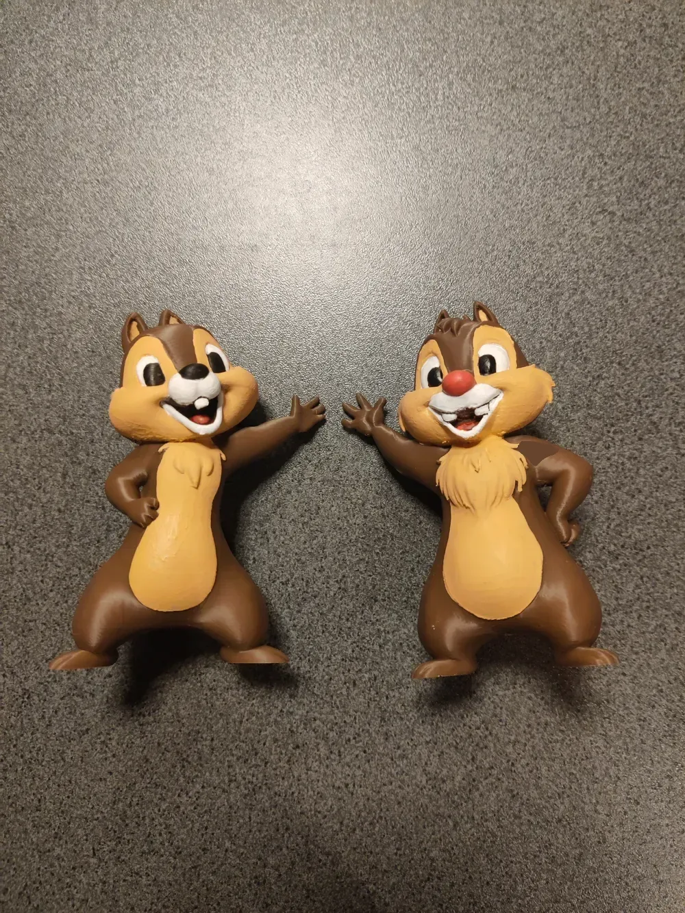Chip y Dale, un color, vista 2