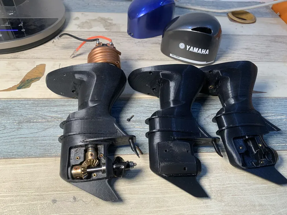 Motor fueraborda y sistema de propulsión para barcos RC, vista 2