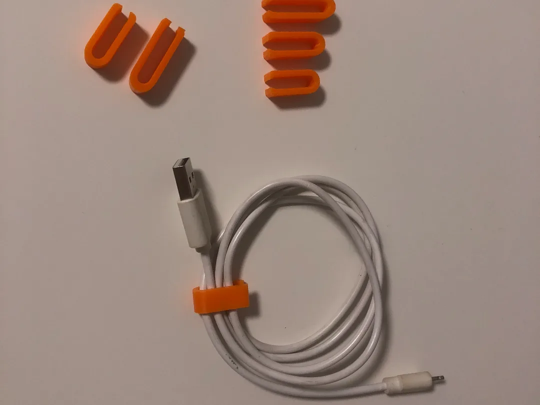 Clip organizador de cables para impresión 3D, vista 1