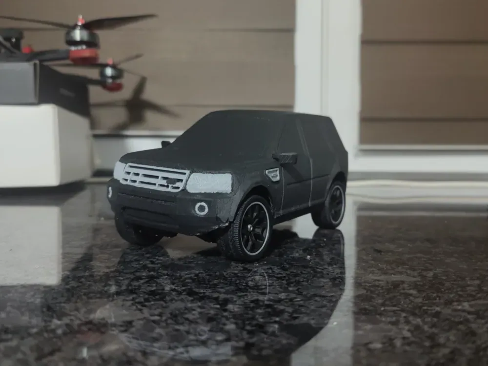 Land Rover Freelander 2 CyberBrick RC solo con carrocería, vista 1