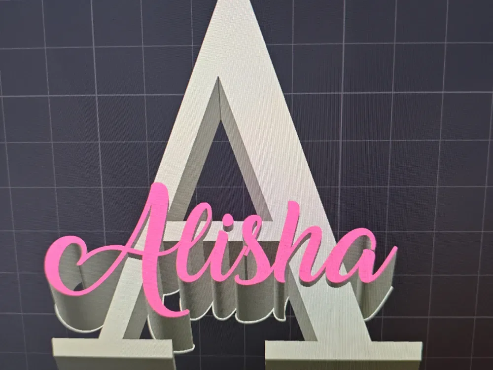 Letra A con nombre Alisha, vista 1