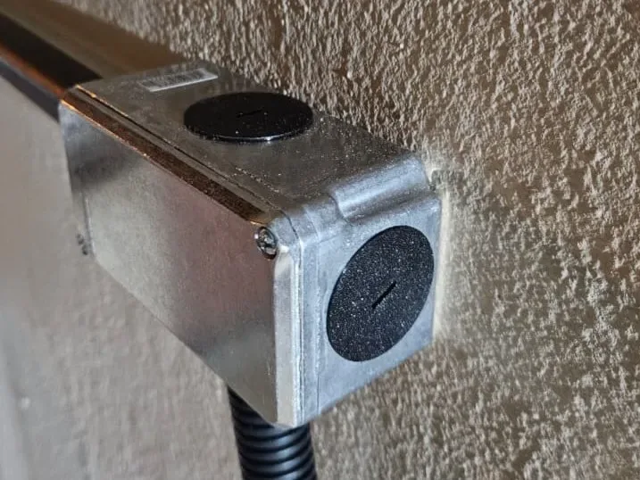 Cubierta y adaptador para caja de conductos de 1 pulgada para impresión 3D, vista 1