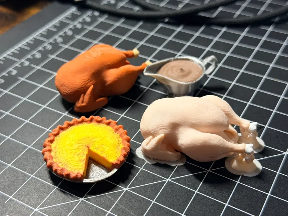 Pequeña fiesta de Acción de Gracias: colección de alimentos en miniatura, vista 1