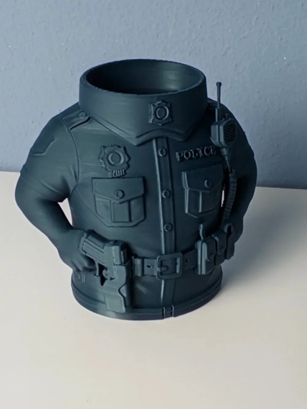 Portalápices de uniforme de oficial de policía - Busto detallado, vista 2