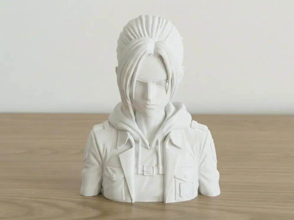 Busto de Annie Leonhart | Figura Ataque a los Titanes, vista 1