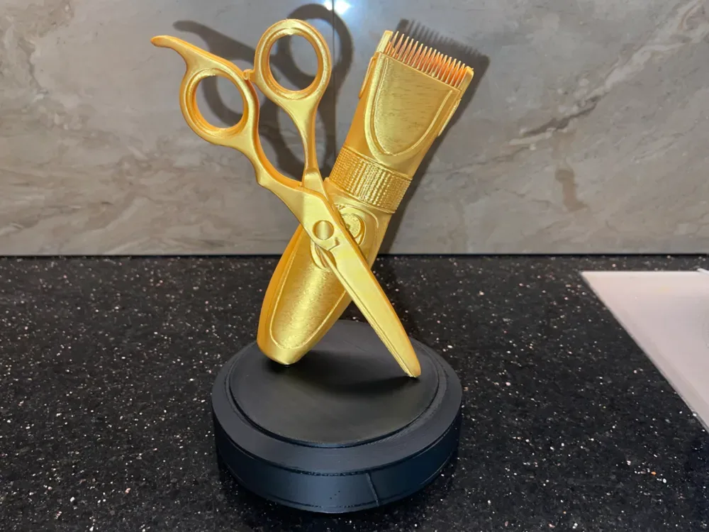 Estatua de agradecimiento al peluquero y peluquero, vista 1
