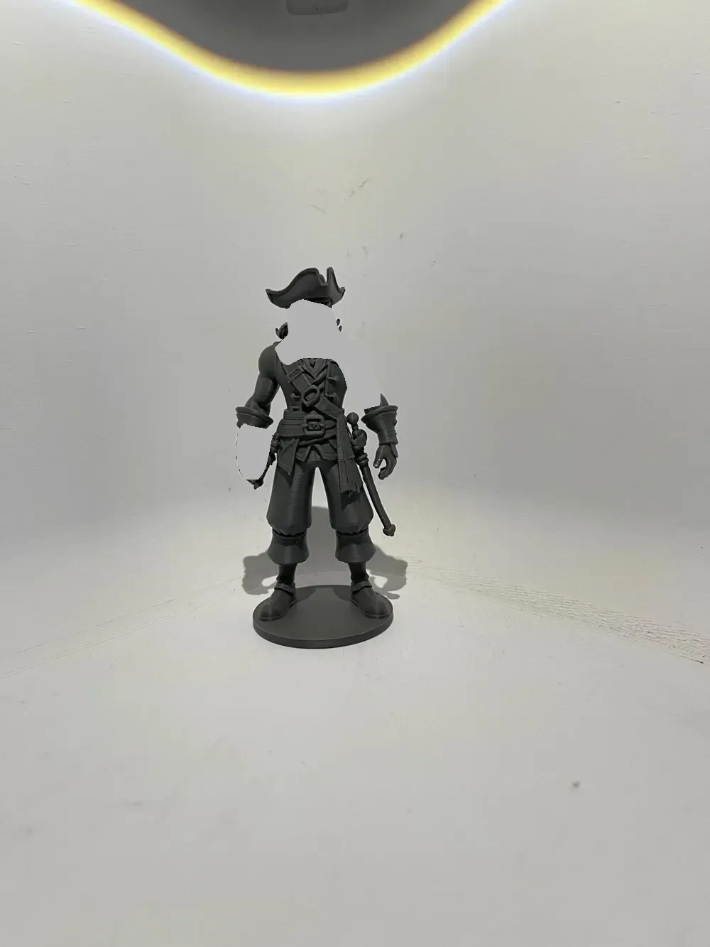 Figura de acción pirata imprimible en 3D muy detallada, vista 2