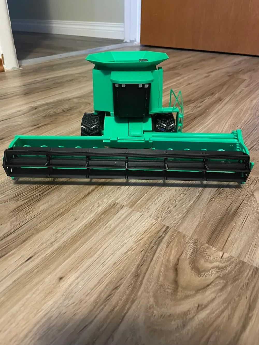 9600 John Deere Cosechadora Modelo a escala 1/34, vista 3