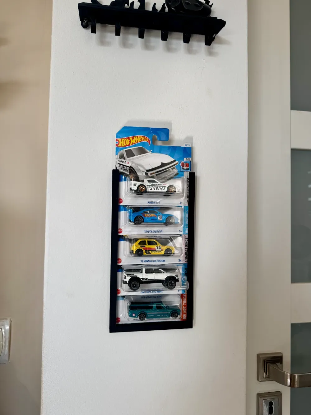 Expositor y colgador de tarjetas modular para coches 1:64 para impresión 3D, vista 2