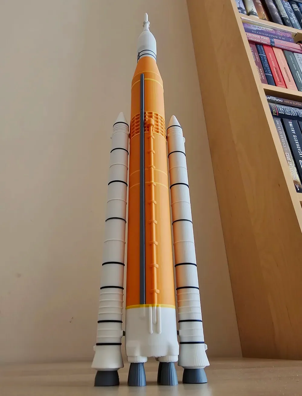 Artemis II: el modelo de viaje lunar SLS, vista 2