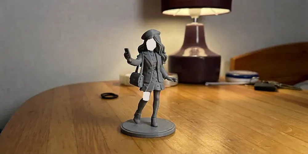 Chica parisina – Figura elegante de la ciudad, vista 2