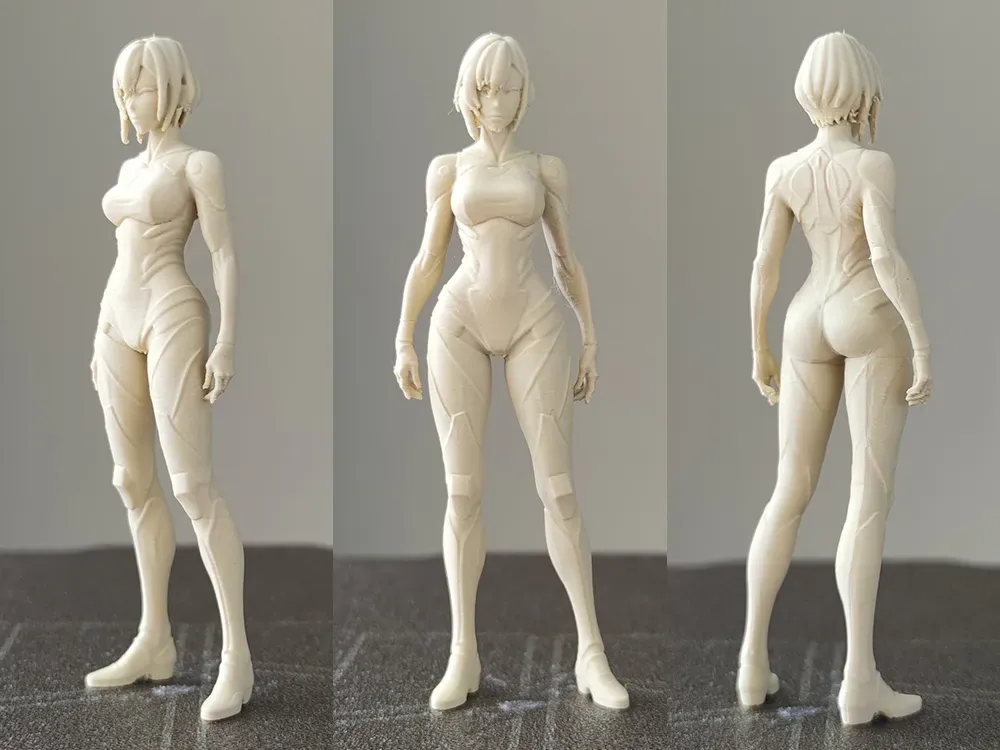 Figura de chica anime, vista 2