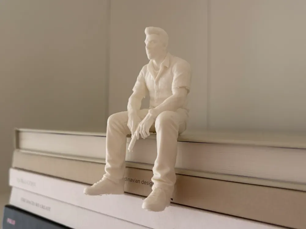 Figura Tommy Vercetti Estante Sentado GTA Vice City, vista 1