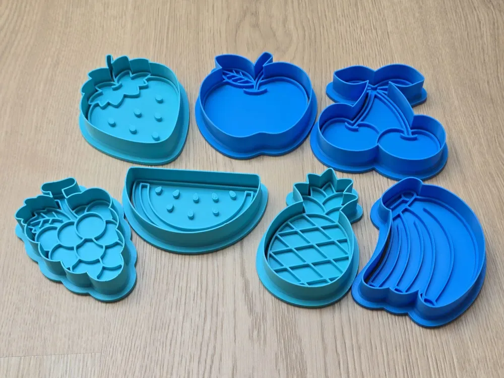 Juego de Playdoh con cortador de galletas y sellos de frutas, vista 2