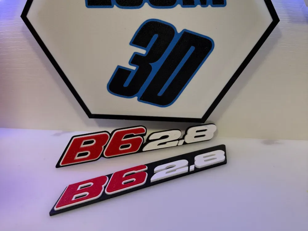 Emblema BMW Alpina B6 2.8,sk, vista 1