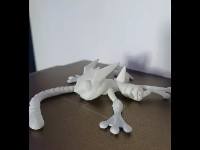 Juguete Greninja Flexi, vista 1