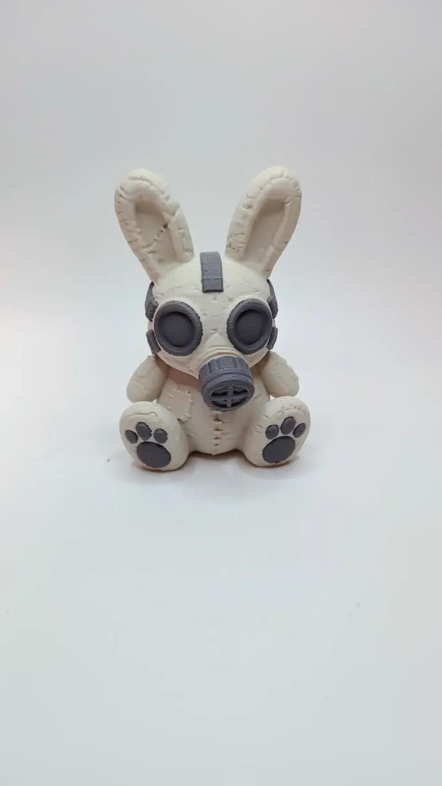 Figura de mascota post-apocalíptica del conejo "Rostohr", vista 2