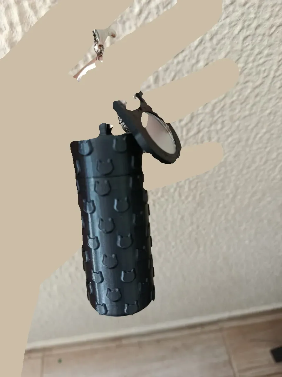 Llavero con soporte para lápiz labial y espejo de gato, vista 2