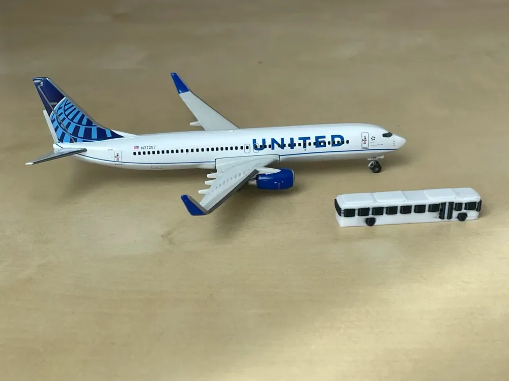1:400 Autobús del aeropuerto | 1:400 Autobús, vista 2